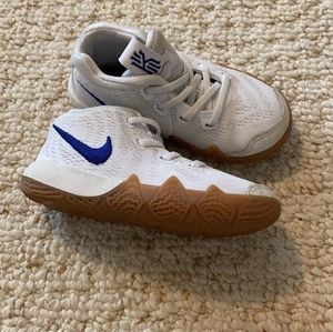 Boys toddler Nike Kyrie shoes. Size 9